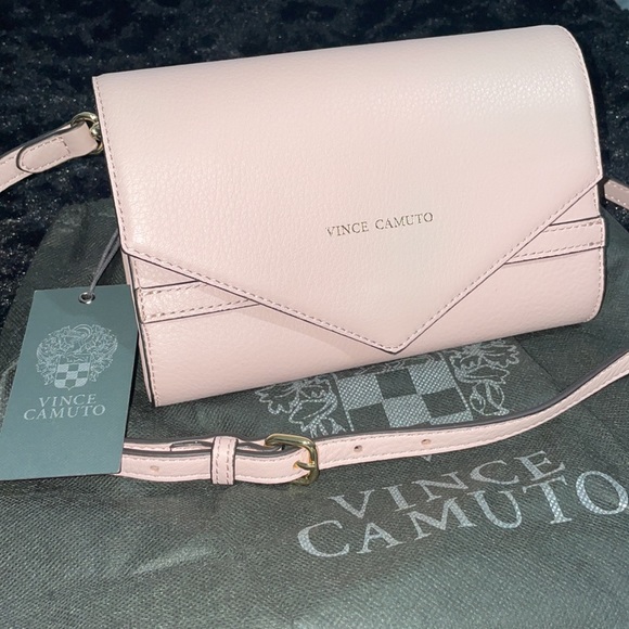 Vince Camuto Handbags - 💖Vince Camuto Crossbody💖